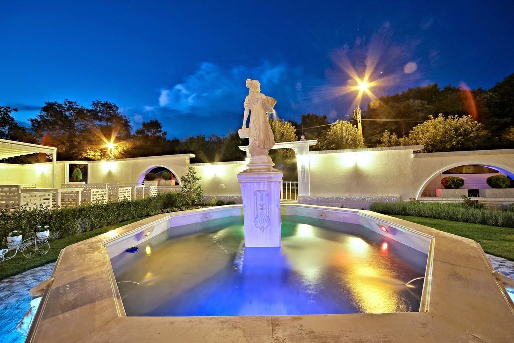 Бутиков Хотел History Haskovo Bagian luar foto